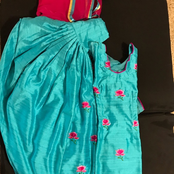 Punjabi suit - Picture 1 of 3